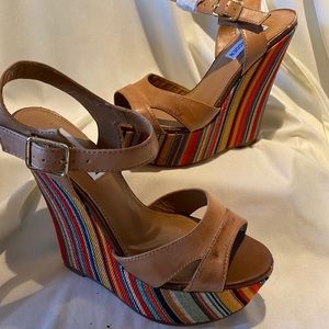 Steve Madden NEW Women’s size 6.5M Wedge Platform